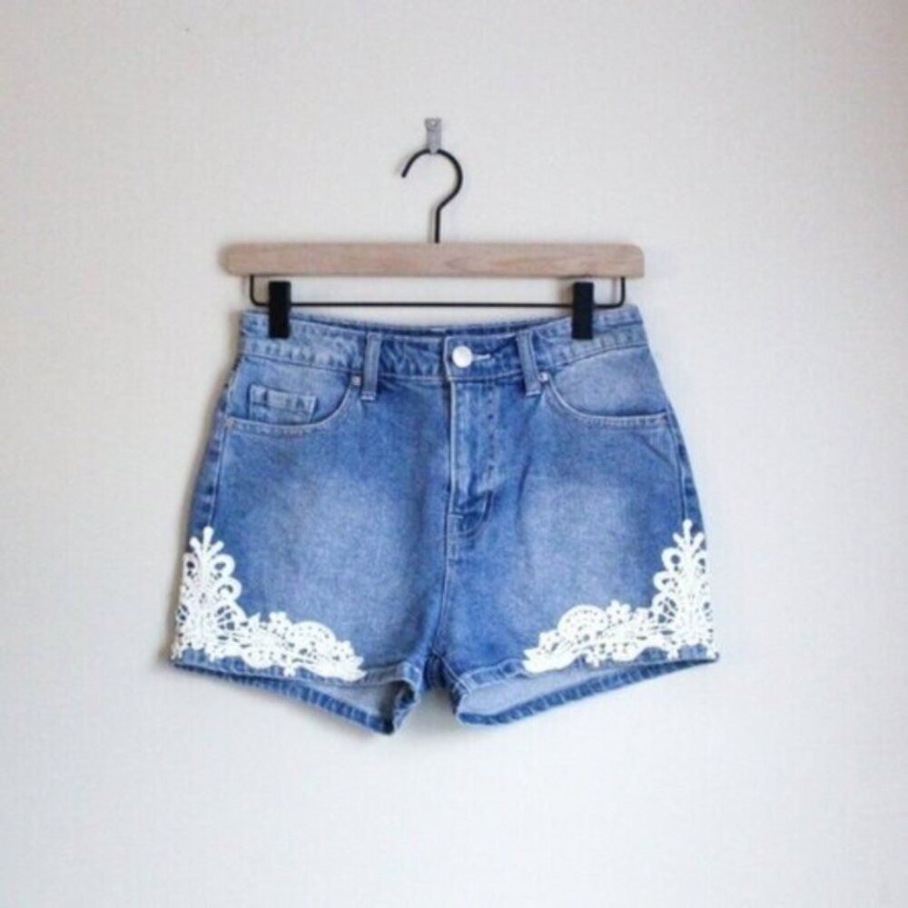 BDG High Rise Denim Erin Mom Shorts with Lace Accents 5 Pocket Favorite 26